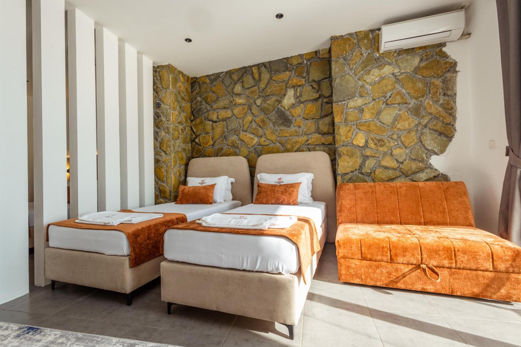 Continental Hotel Улцинь Экстерьер фото
