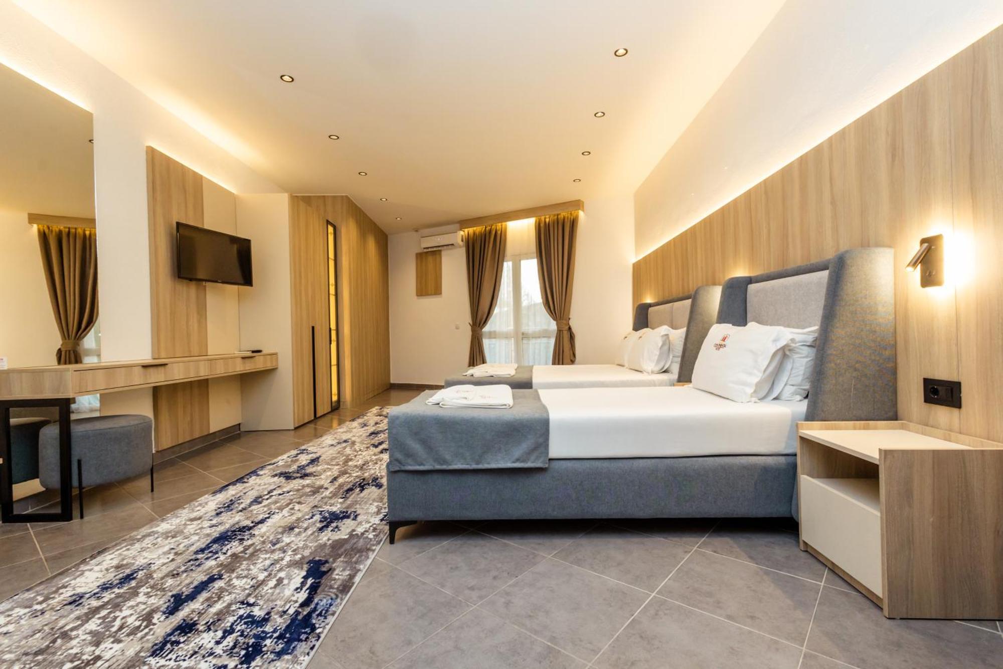 Continental Hotel Улцинь Экстерьер фото