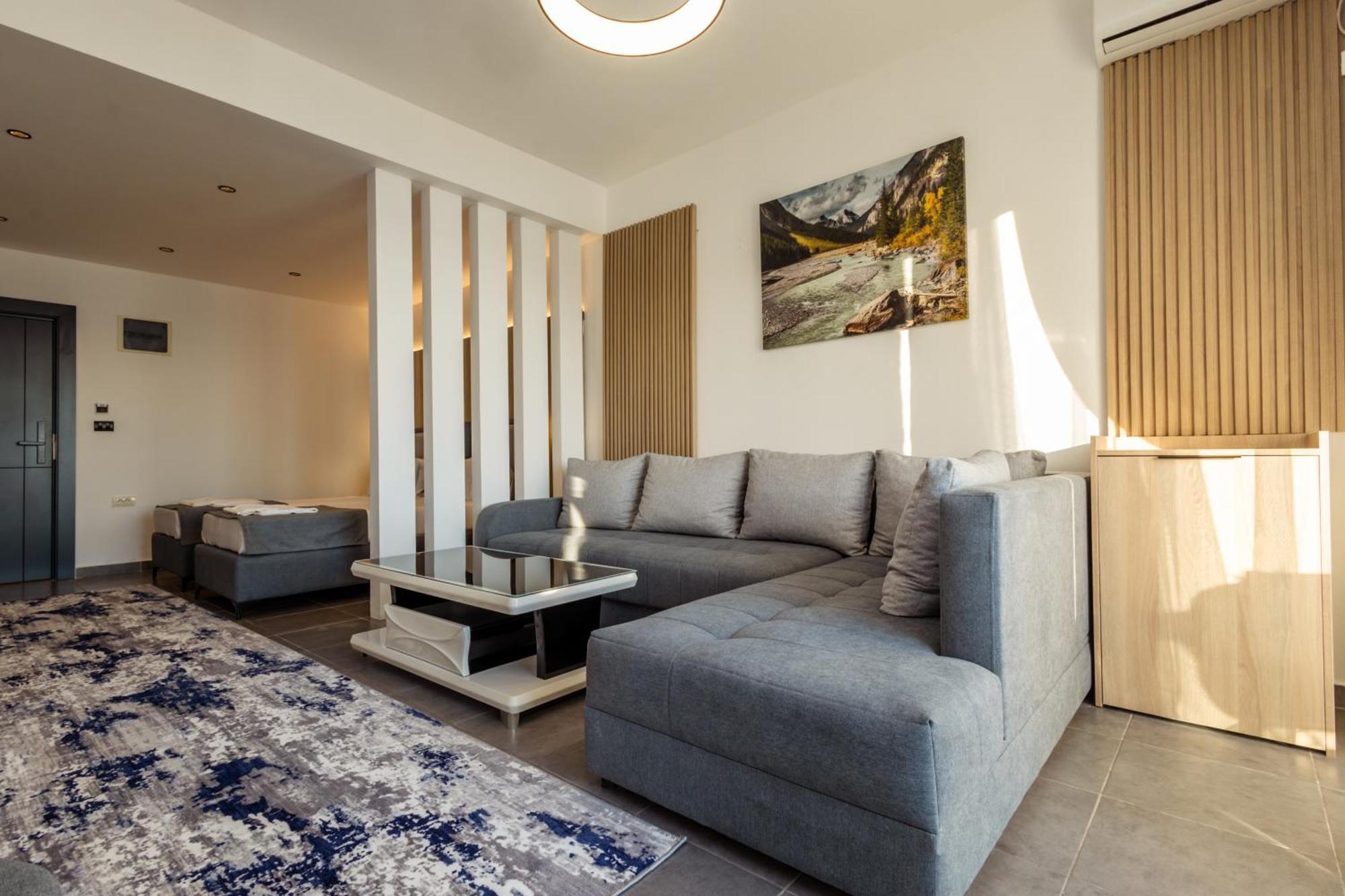 Continental Hotel Улцинь Экстерьер фото