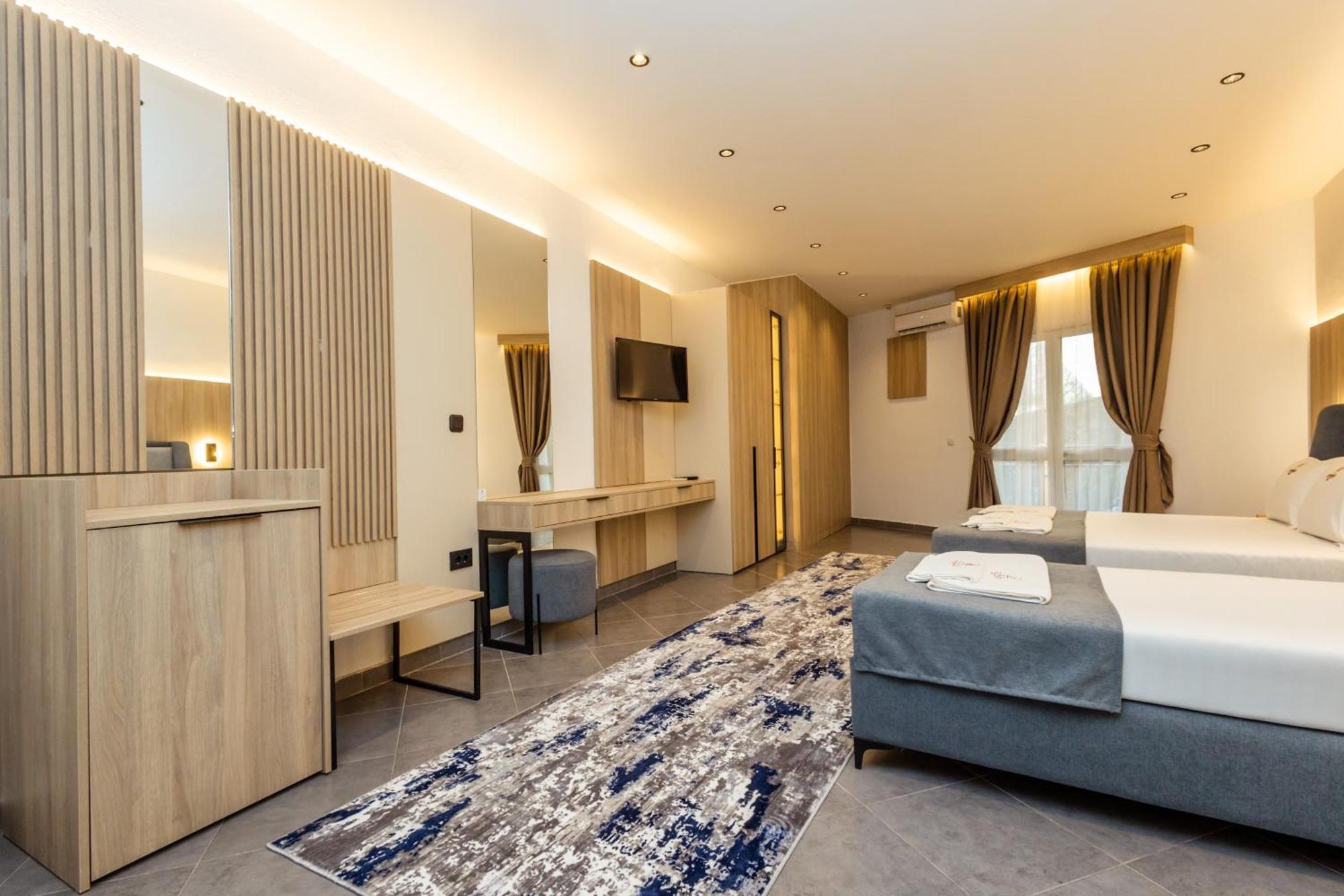 Continental Hotel Улцинь Экстерьер фото