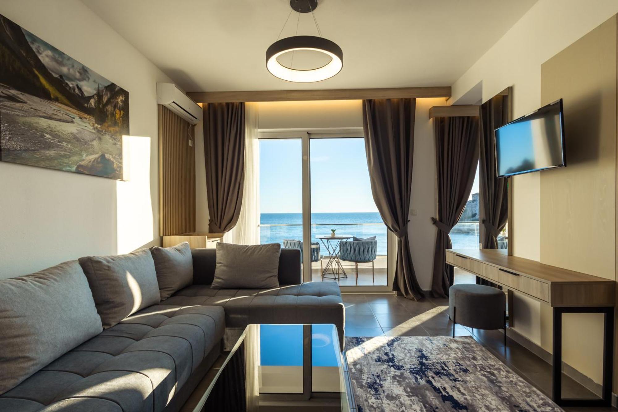Continental Hotel Улцинь Экстерьер фото