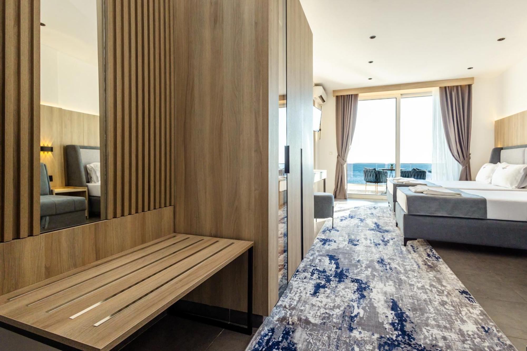 Continental Hotel Улцинь Экстерьер фото
