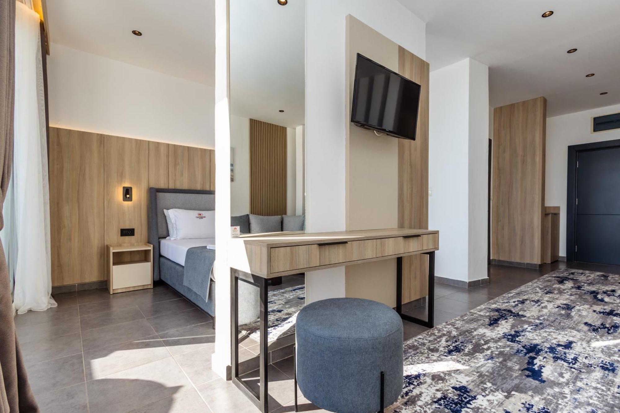 Continental Hotel Улцинь Экстерьер фото