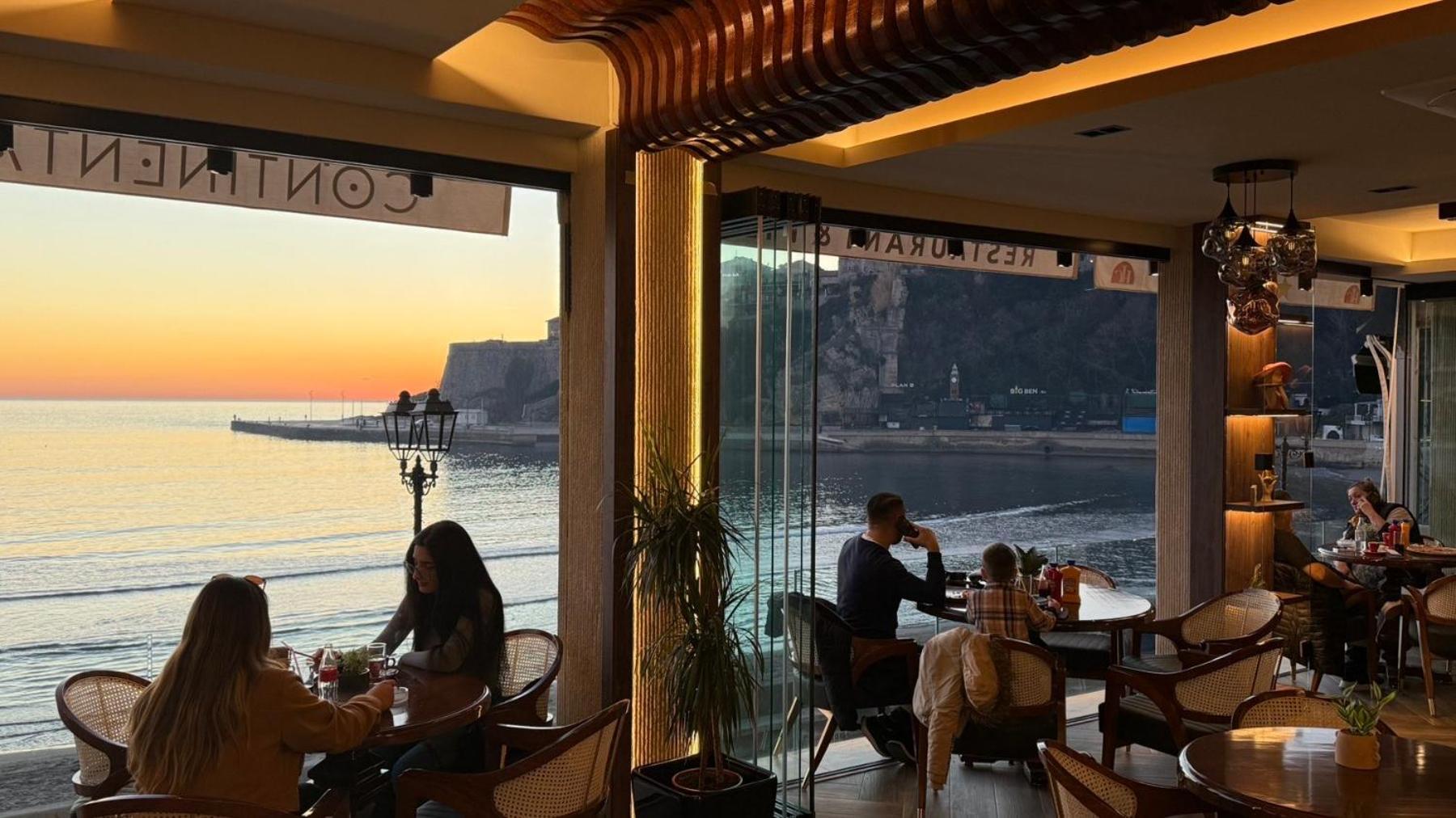 Continental Hotel Улцинь Экстерьер фото